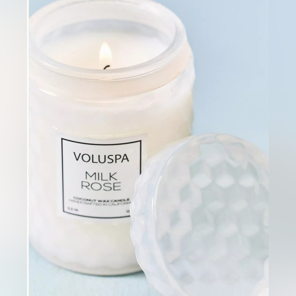 ♥️BUY 2 GET 1 FREE Voluspa Floral Milk Rose Glass Candle, Milk Rose, 45.00 USD - Picture 4 of 16